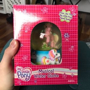 My Little Ponies snow globe
